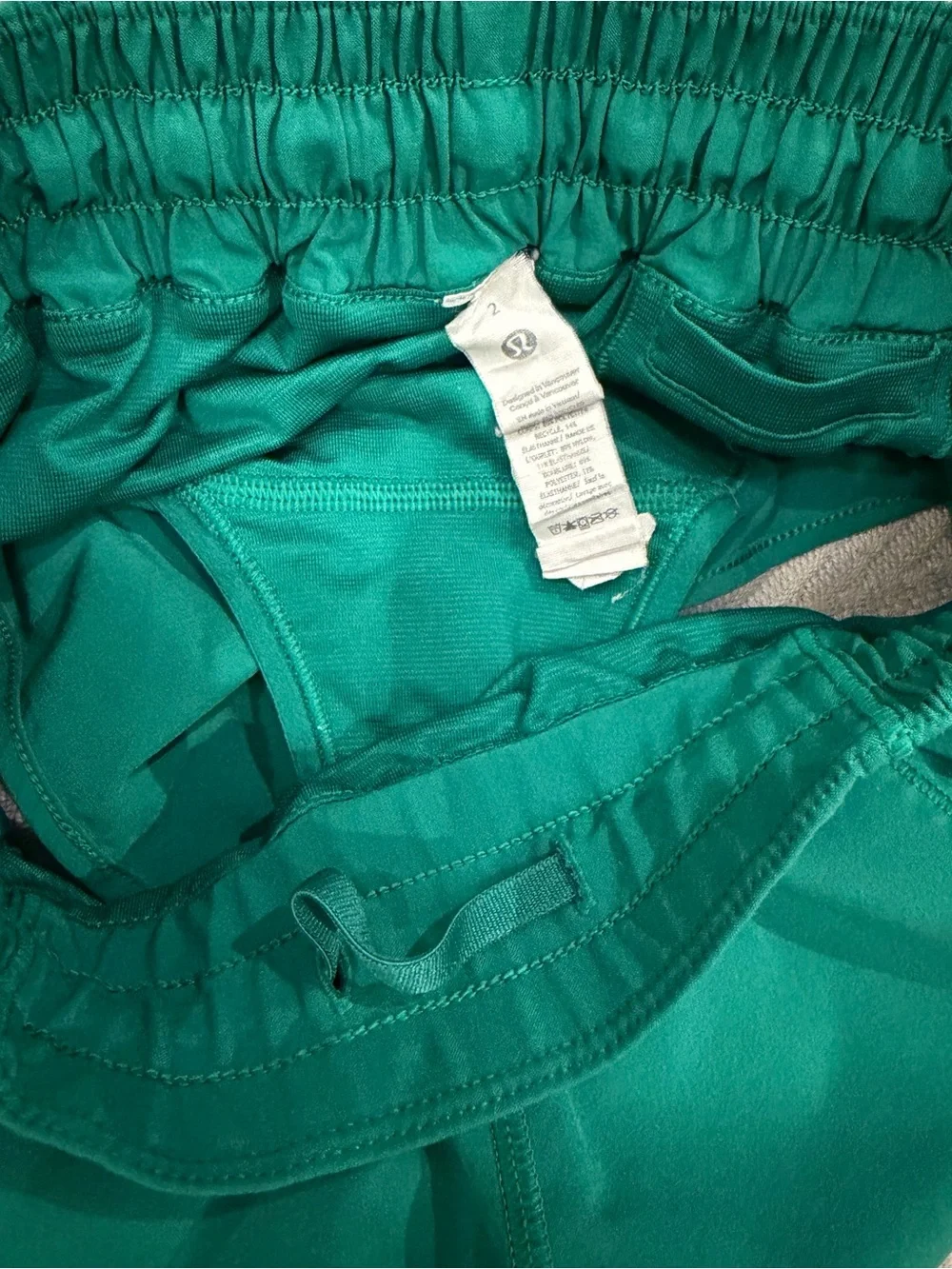 Lululemon Hotty Hot Low-Rise Lined Short 2.5
